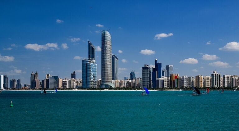 Abu_dhabi_skylines_2014